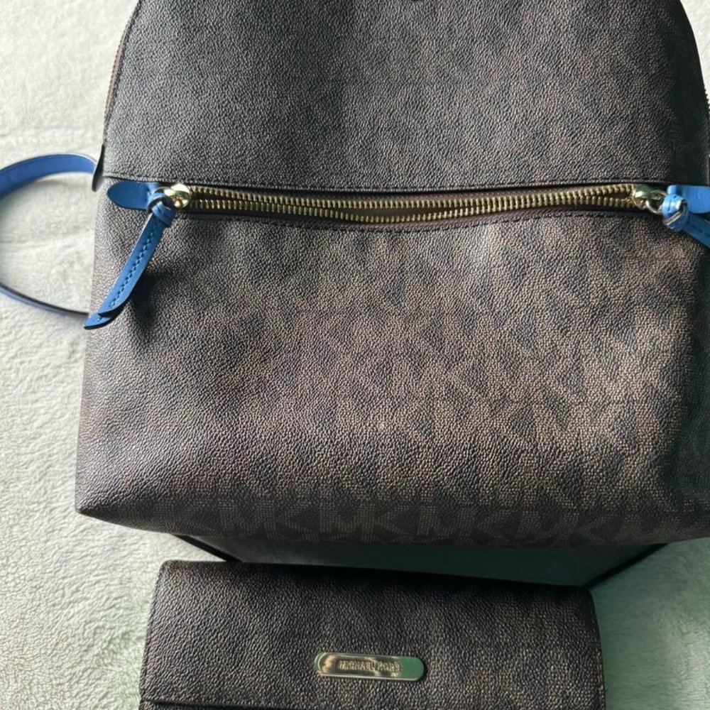 Michael Kors Dallas Signature Medium Slim Backpack Bag | Color: Brown | Size: m